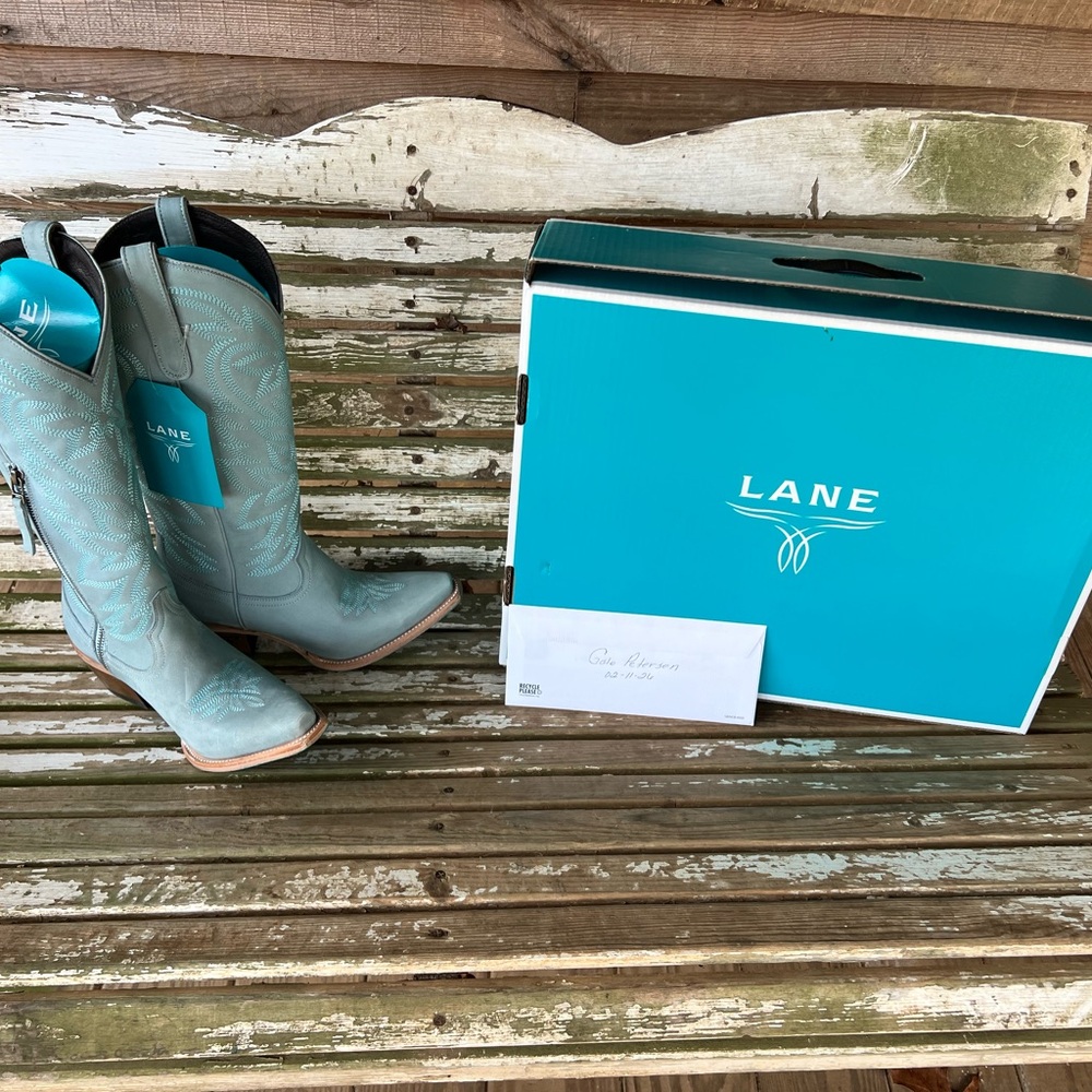 Lane Smokeshow powder blue cowgirl Boots 8B NIB